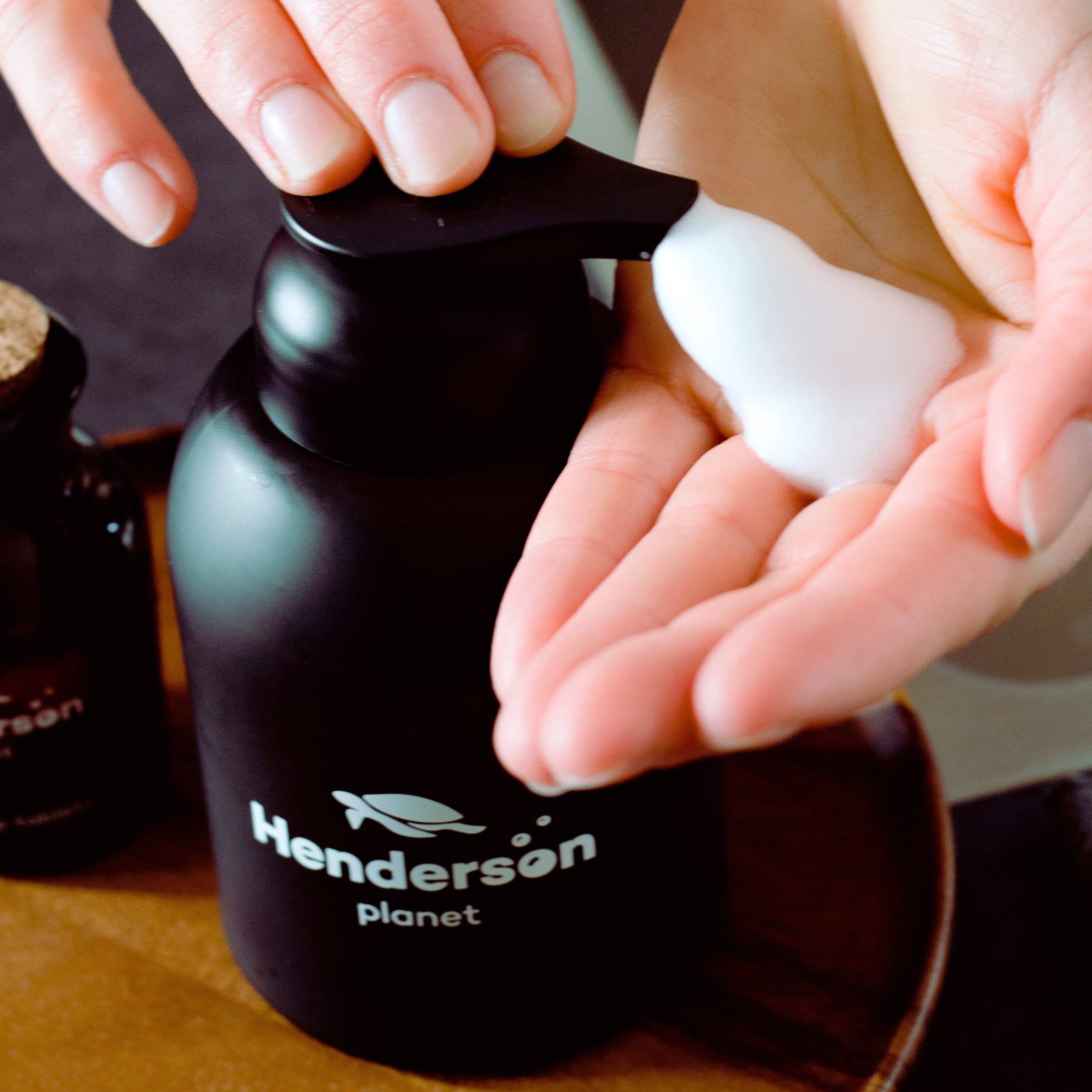 Henderson Planet glazen schuimpomp